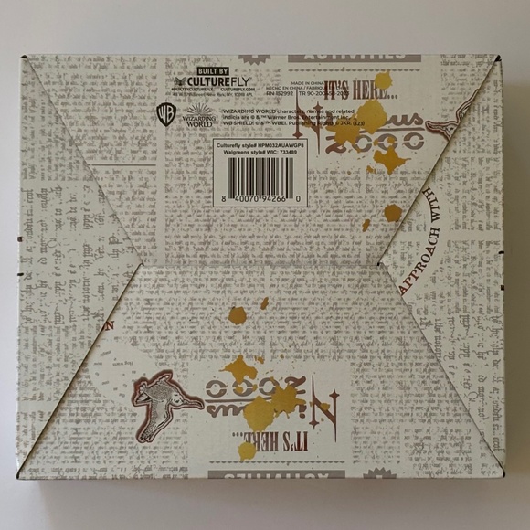 Harry Potter Beanie Hat Scarf Gryffindor Decal Winter Bundle Box Gift Set (14+) - Picture 5 of 5